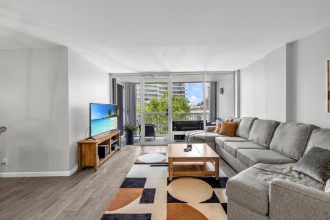 Condo in Fort Lauderdale, Florida, 1 bedroom № 2280787 - photo 12