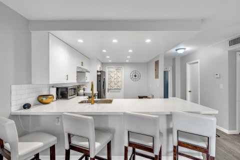 Condo in Fort Lauderdale, Florida, 1 bedroom № 2280787 - photo 7