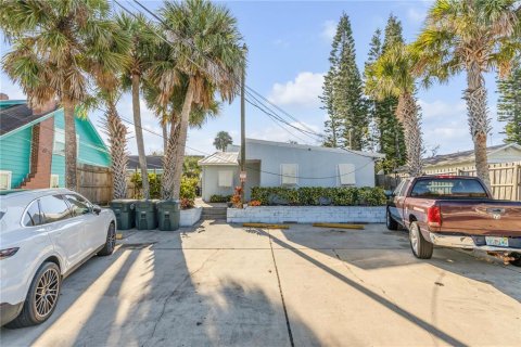Propiedad comercial en Daytona Beach, Florida 8 dormitorios, 391.86 m2 № 2118173