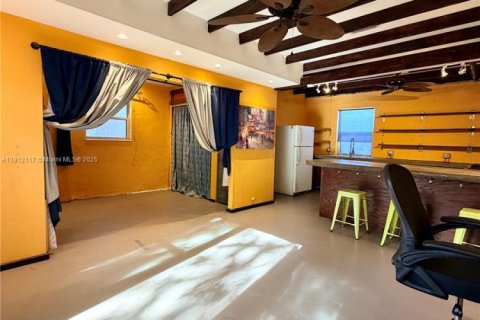 Casa en venta en Miami, Florida, 4 dormitorios, 201.32 m2 № 1968229 - foto 30