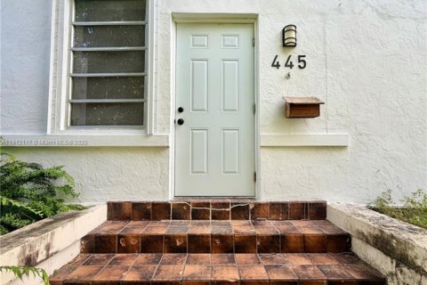 Casa en venta en Miami, Florida, 4 dormitorios, 201.32 m2 № 1968229 - foto 2