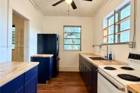 Casa en venta en Miami, Florida, 4 dormitorios, 201.32 m2 № 1968229 - foto 15