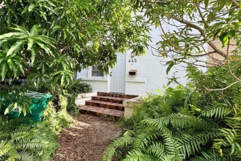 Casa en venta en Miami, Florida, 4 dormitorios, 201.32 m2 № 1968229 - foto 1