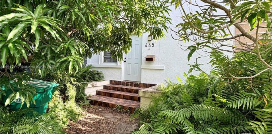 Casa en Miami, Florida 4 dormitorios, 201.32 m2 № 1968229