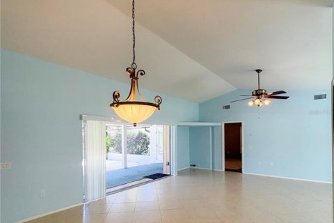 Villa ou maison à louer à Bradenton, Floride: 3 chambres, 167.04 m2 № 2429293 - photo 2