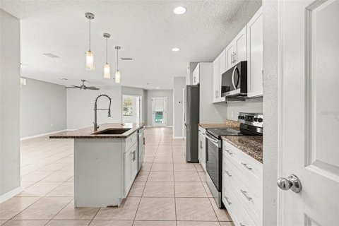 Villa ou maison à vendre à Kissimmee, Floride: 4 chambres, 176.89 m2 № 2102520 - photo 9