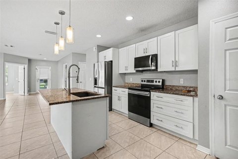 Villa ou maison à vendre à Kissimmee, Floride: 4 chambres, 176.89 m2 № 2102520 - photo 7
