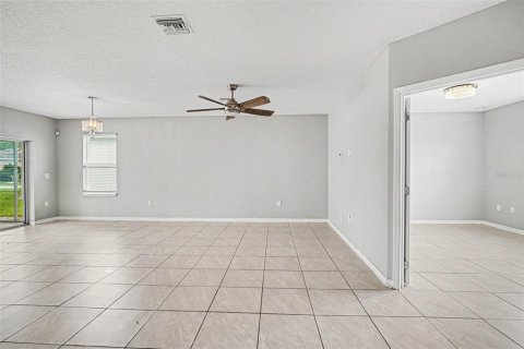 Villa ou maison à vendre à Kissimmee, Floride: 4 chambres, 176.89 m2 № 2102520 - photo 6