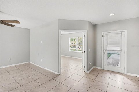 Villa ou maison à vendre à Kissimmee, Floride: 4 chambres, 176.89 m2 № 2102520 - photo 3