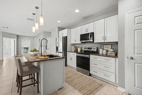 Villa ou maison à vendre à Kissimmee, Floride: 4 chambres, 176.89 m2 № 2102520 - photo 8