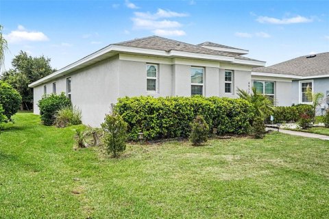 Villa ou maison à vendre à Kissimmee, Floride: 4 chambres, 176.89 m2 № 2102520 - photo 2