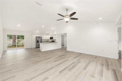 Casa en venta en Silver Springs Shores, Florida, 4 dormitorios, 159.33 m2 № 1822966 - foto 13