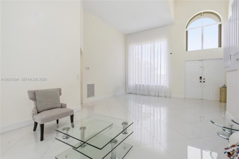 House in Boca Raton, Florida 4 bedrooms, 215.72 sq.m. № 2251135 - photo 7