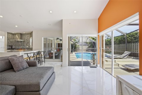 House in Boca Raton, Florida 4 bedrooms, 215.72 sq.m. № 2251135 - photo 16