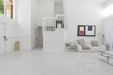 House in Boca Raton, Florida 4 bedrooms, 215.72 sq.m. № 2251135 - photo 6