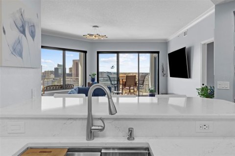 Copropriété à louer à Tampa, Floride: 2 chambres, 124.3 m2 № 1616595 - photo 12