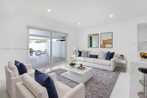 Купить виллу или дом в Майами, Флорида 4 спальни, 168.71м2, № 2049147 - фото 7