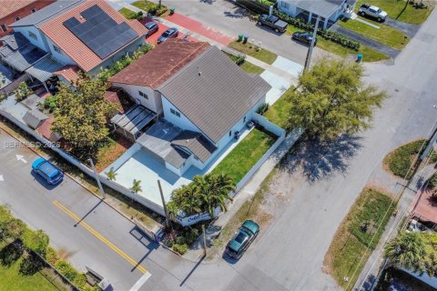 Купить виллу или дом в Майами, Флорида 4 спальни, 168.71м2, № 2049147 - фото 18
