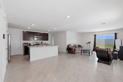 House in Newberry, Florida 5 bedrooms, 220.18 sq.m. № 2148481 - photo 5