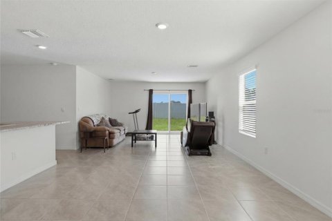 House in Newberry, Florida 5 bedrooms, 220.18 sq.m. № 2148481 - photo 4