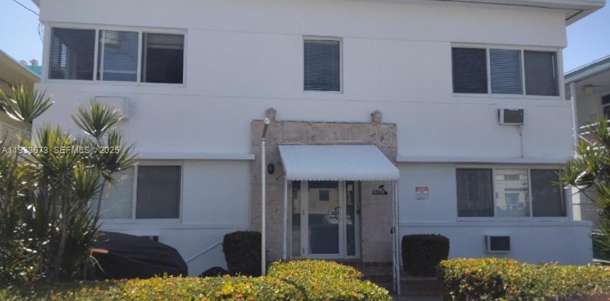 Студия в Майами-Бич, Флорида № 1991939