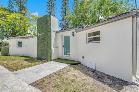 Купить виллу или дом в Майами-Шорс, Флорида 3 спальни, 96.71м2, № 2243072 - фото 3