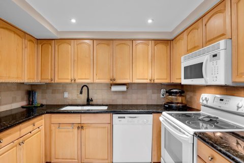 Купить кондоминиум в Уэстон, Флорида 2 спальни, 114.73м2, № 1758494 - фото 6