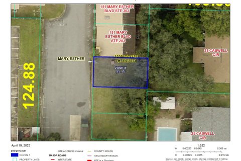 Propiedad comercial en venta en Mary Esther, Florida № 560711 - foto 1