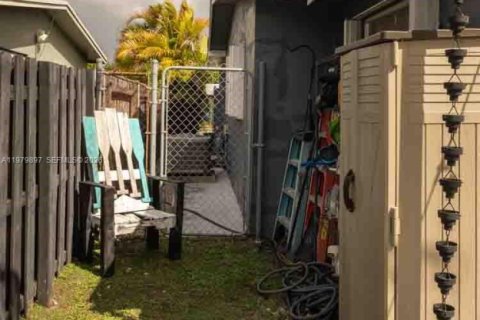 House in Sunrise, Florida 3 bedrooms, 120.03 sq.m. № 2043860 - photo 27