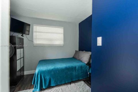 House in Sunrise, Florida 3 bedrooms, 120.03 sq.m. № 2043860 - photo 16