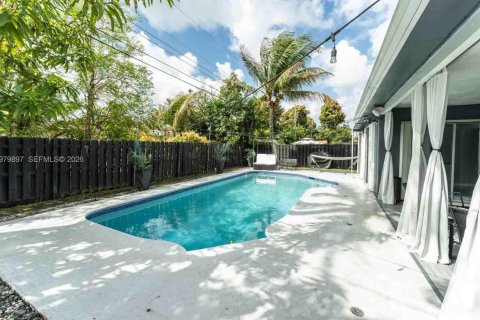 House in Sunrise, Florida 3 bedrooms, 120.03 sq.m. № 2043860 - photo 18