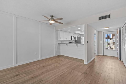 Condo in Clearwater, Florida, 2 bedrooms  № 1768111 - photo 14