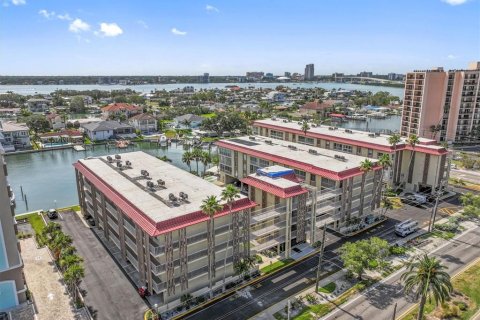 Condo in Clearwater, Florida, 2 bedrooms  № 1768111 - photo 3