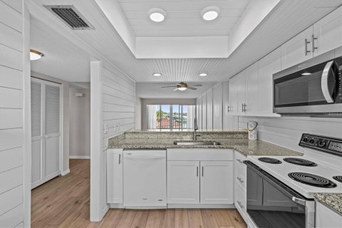 Condo in Clearwater, Florida, 2 bedrooms  № 1768111 - photo 9