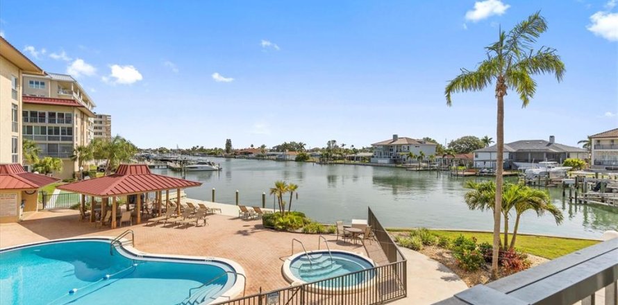 Condo in Clearwater, Florida, 2 bedrooms  № 1768111