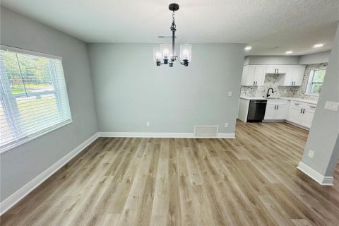 House in Sanford, Florida 4 bedrooms, 164.72 sq.m. № 1689955 - photo 13