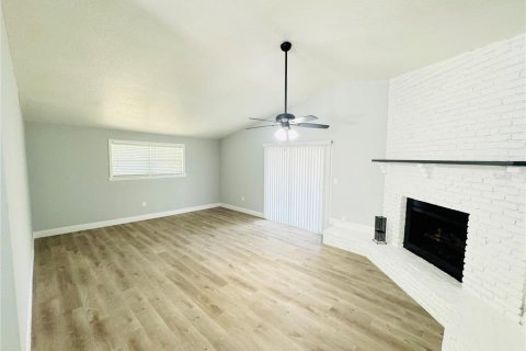 House in Sanford, Florida 4 bedrooms, 164.72 sq.m. № 1689955 - photo 5