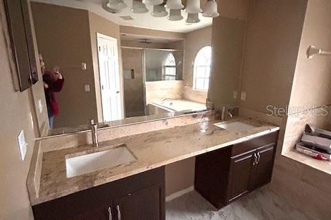 Casa en alquiler en Kissimmee, Florida, 4 dormitorios, 264.49 m2 № 2109412 - foto 15