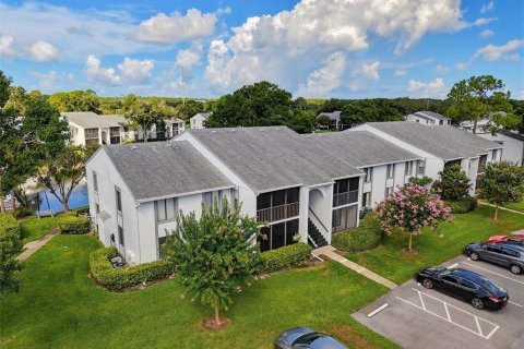 Copropriété à vendre à Tarpon Springs, Floride: 2 chambres, 89.56 m2 № 2222253 - photo 2