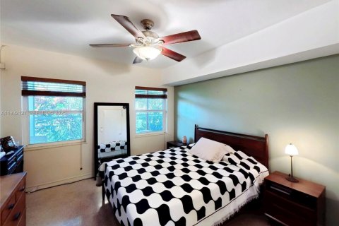 Condo in Miami Shores, Florida, 2 bedrooms № 2153682 - photo 17