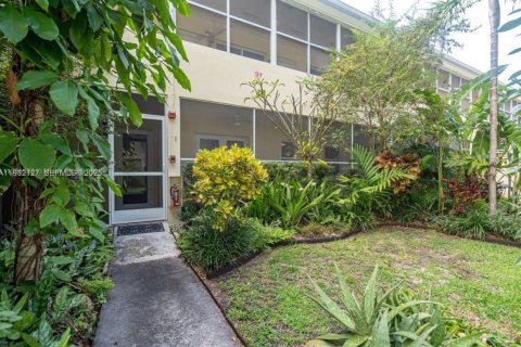 Condo in Miami Shores, Florida, 2 bedrooms № 2153682 - photo 27