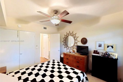 Condo in Miami Shores, Florida, 2 bedrooms № 2153682 - photo 19