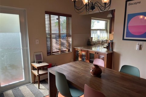 Condo in Miami Shores, Florida, 2 bedrooms № 2153682 - photo 9