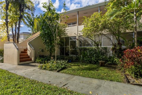 Condo in Miami Shores, Florida, 2 bedrooms № 2153682 - photo 29