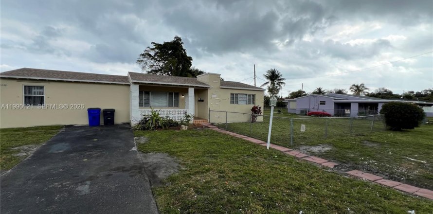 Дом в Холливуд, Флорида 2 спальни, 138.05м2 № 2052065