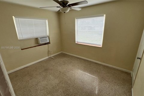 Снять в аренду виллу или дом в Холливуд, Флорида 2 спальни, 138.05м2, № 2052065 - фото 14