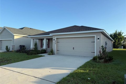 House in Auburndale, Florida 4 bedrooms, 160.72 sq.m. № 2224871