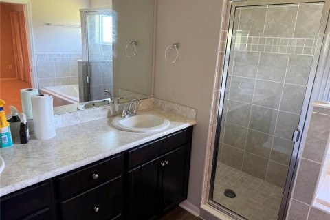 Villa ou maison à louer à Auburndale, Floride: 4 chambres, 160.72 m2 № 2224871 - photo 4