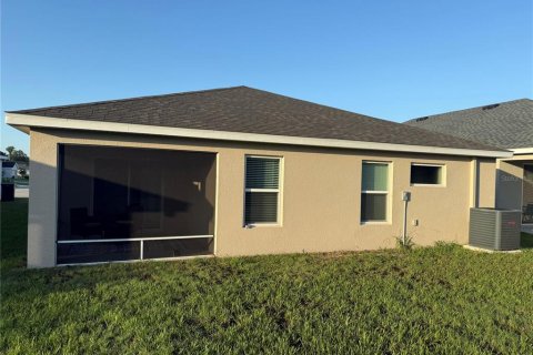 Villa ou maison à louer à Auburndale, Floride: 4 chambres, 160.72 m2 № 2224871 - photo 5