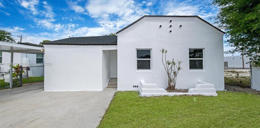 House in Miami, Florida 3 bedrooms, 61.69 sq.m. № 1950507